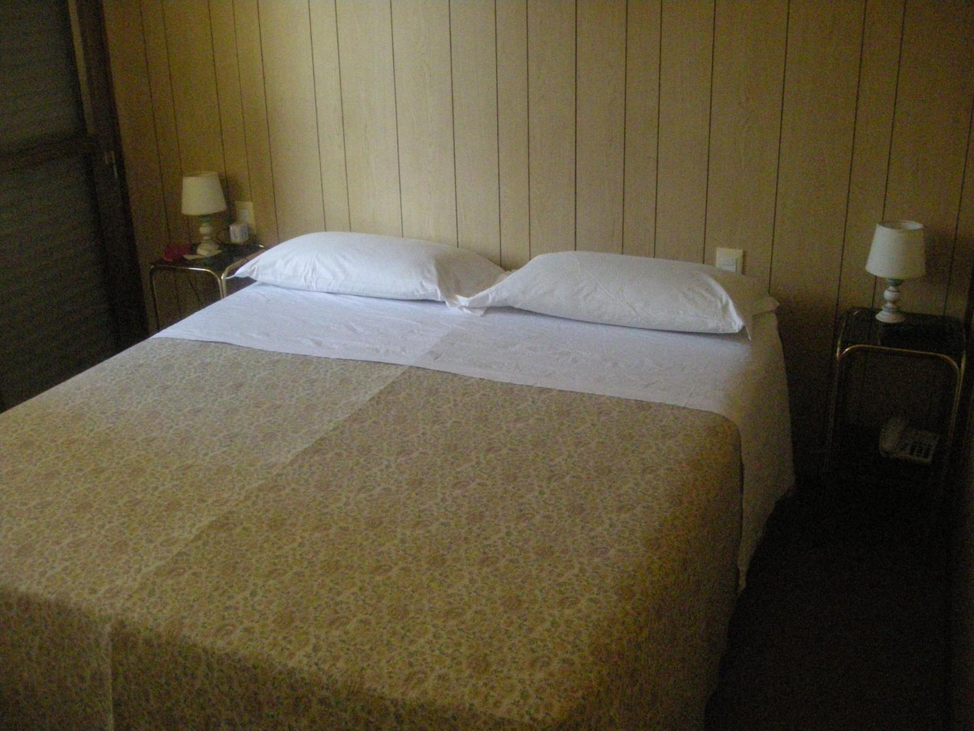 Albergo Nyers Περούτζια Δωμάτιο φωτογραφία
