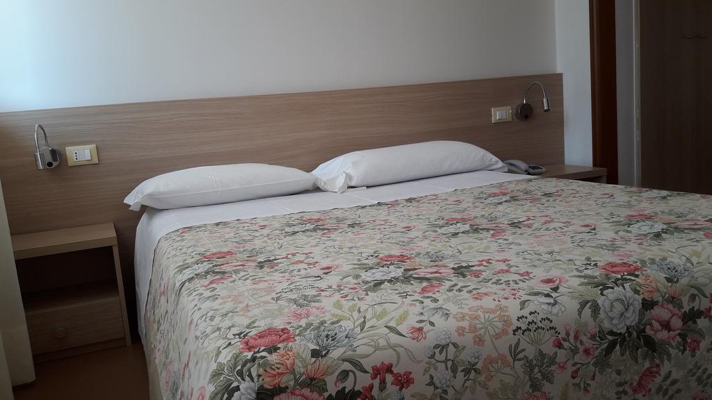 Albergo Nyers Περούτζια Εξωτερικό φωτογραφία