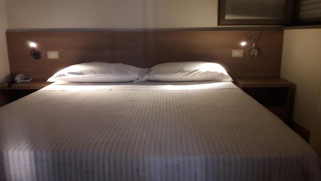 Albergo Nyers Περούτζια Εξωτερικό φωτογραφία